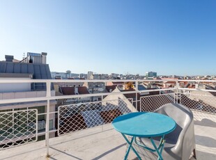 Apartamento ensolarado de 1 quarto para alugar em Areeiro, Lisboa