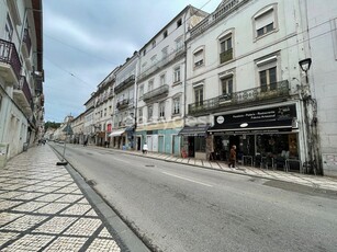 Espaço comercial 568m2 de área bruta na Rua da Sofia, em Coimbra
