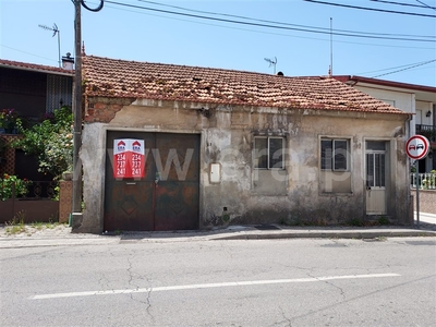 Moradia T2 / Oliveira do Bairro, Palhaça