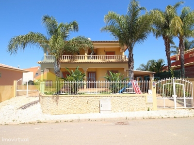 Moradia Isolda Com piscina - centro da vila de Algoz