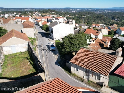 Moradia, 310 m², Tomar (São João Baptista) e Santa Maria dos Olivais