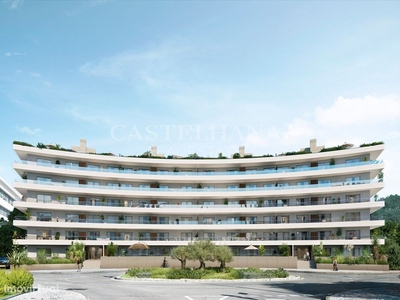 Apartamento T2 com terraço e estacionamento no Seixal
