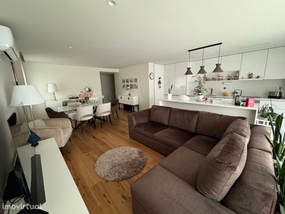Apartamento T3 semi novo para venda em Vila Nova de Gaia - Madalena