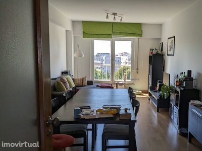 Apartamento T3 com varandas no Porto