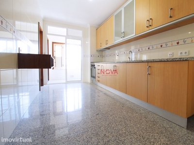Apartamento T3 Venda em Vilar de Andorinho,Vila Nova de Gaia