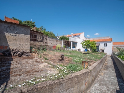 Casa Terrea / Para venda / Odivelas