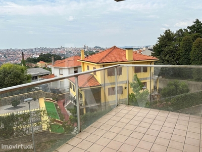 Fantástico Apartamento T4 c/ vistas para a cidade de Vila Nova de Gaia