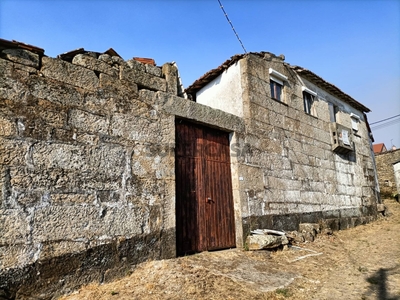 Casa Antiga à venda em Mouçós e Lamares