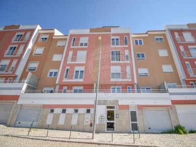 Apartamento T2 para arrendar em Charneca de Caparica e Sobreda, Almada