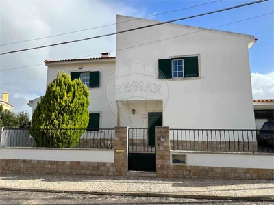 Casa para alugar em Caxias, Portugal