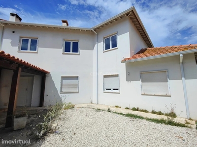 Casa para alugar em Santa Maria dos Olivais, Portugal
