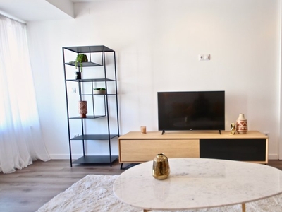 Elegante apartamento de 1 quarto para alugar em Campolide, Lisboa