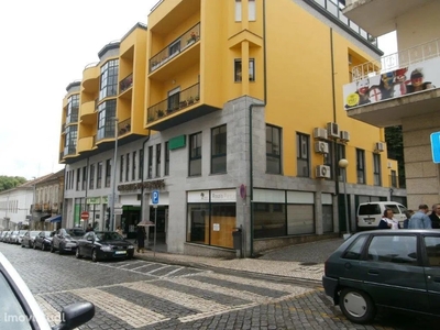 Estacionamento para alugar em São Cipriano, Portugal