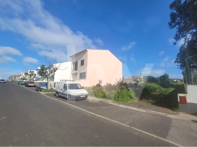 Lote de terreno com 217m2 em Arrifes, Ponte Delgada - Açores.