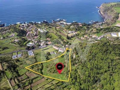 Terreno de 14.880 m2 situado na Caloura em Água de Pau, Ilha de São Miguel