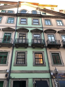 Apartamento T1+1 para arrendamento na Rua de São João