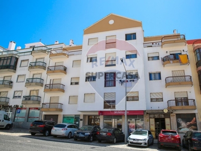 Apartamento T3 à venda em Sobral de Monte Agraço