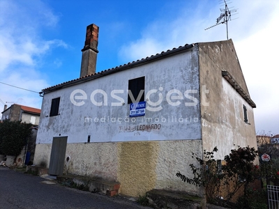 Moradia T5 com Terreno na aldeia de Sequeiros, Torre de Moncorvo