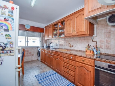 Apartamento T2 à venda em Agualva e Mira-Sintra, Sintra