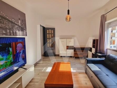 Apartamento T2 semi-mobilado e equipado na Ramada - Bons Dias - Odivelas