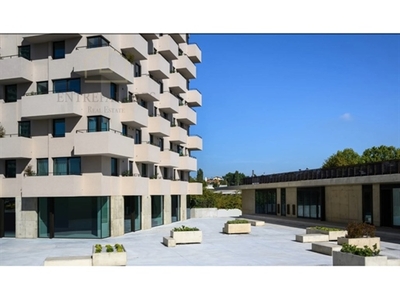 Excelente apartamento T3 novo para comprar no edifício Flower Tower em Leça da Palmeira - Porto