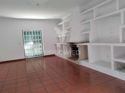 Moradia Geminada Duplex T3 na Quinta do Conde,