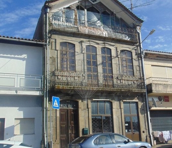 Moradia T4 à venda em Forno Telheiro, Celorico da Beira