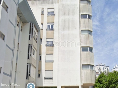 Apartamento T2 com elevador, varandas e suite em Rio de Mouro, Sintra