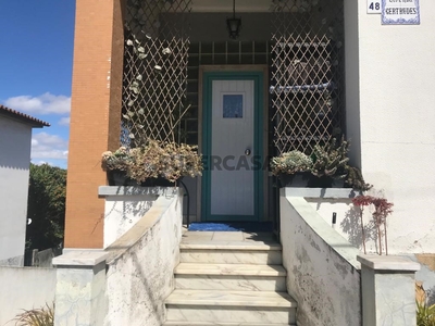 Moradia T3 Duplex à venda na Rua Doutor Bernardo Teixeira Botelho