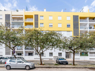Apartamento T2 com garagem na Encosta da Marina, a 4 minutos da Praia da Rocha, Portimão