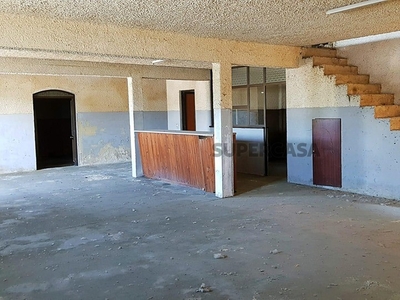 Moradia T4 Duplex à venda em Barrô e Aguada de Baixo
