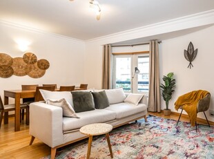 Aluga-se apartamento de 2 quartos na Penha De França, Lisboa