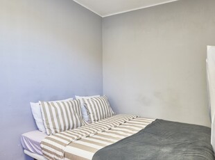 Aluga-se quarto em apartamento de 6 quartos em Marvila, Lisboa