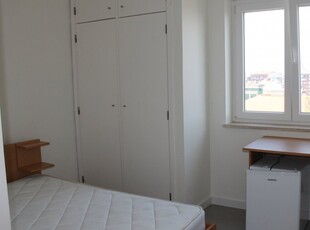 Aluga-se quarto numa residência em Celas, Coimbra