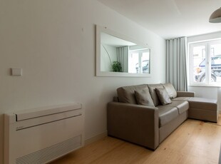 Apartamento de 2 quartos para alugar em Santo António, Lisboa
