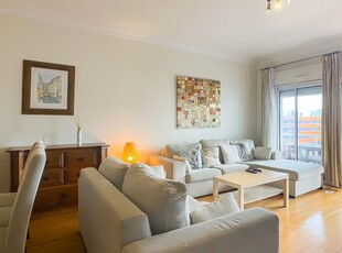 Apartamento de 3 quartos para alugar em Algés, Lisboa