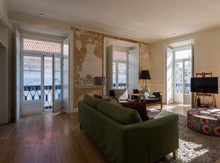 Apartamento T1 para arrendamento na Misericórdia, Lisboa