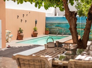 Casa senhorial V4 com piscina, para venda em Olhão, Algarve