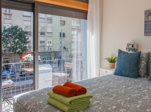 Espaçoso quarto para alugar em apartamento de 5 quartos em Matosinhos