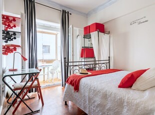 Quarto em apartamento de 4 quartos em Picoas, Lisboa