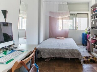 Quarto mobilado, apartamento de 6 quartos, Campo de Ouri, Lisboa
