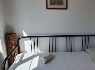 Quarto para alugar em apartamento de 3 quartos em Lisboa