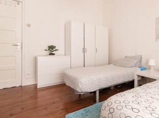 Quarto para alugar em apartamento de 5 quartos em Areeiro, Lisboa