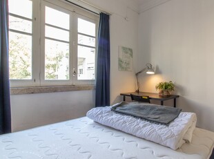 Quarto para alugar em apartamento de 5 quartos em Penha de França