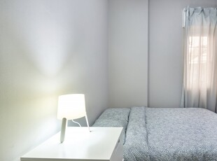 Quarto para alugar em apartamento de 6 quartos em Lisboa