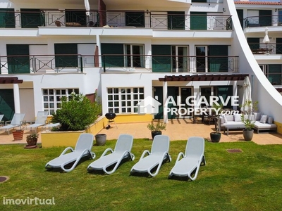 Espaçoso apartamento T3 perto da zona comercial na Vila Sol, Algarve