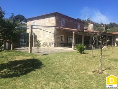 Moradia T3 Duplex à venda em Palmeira de Faro e Curvos