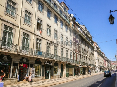 Apartamento T1 para arrendamento em Santa Maria Maior