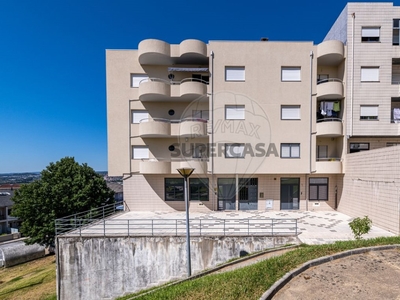 Apartamento T2 à venda em Nogueira, Fraião e Lamaçães