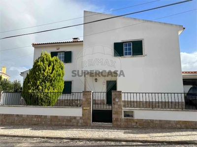 Moradia T5 para arrendamento em Oeiras e São Julião da Barra, Paço de Arcos e Caxias